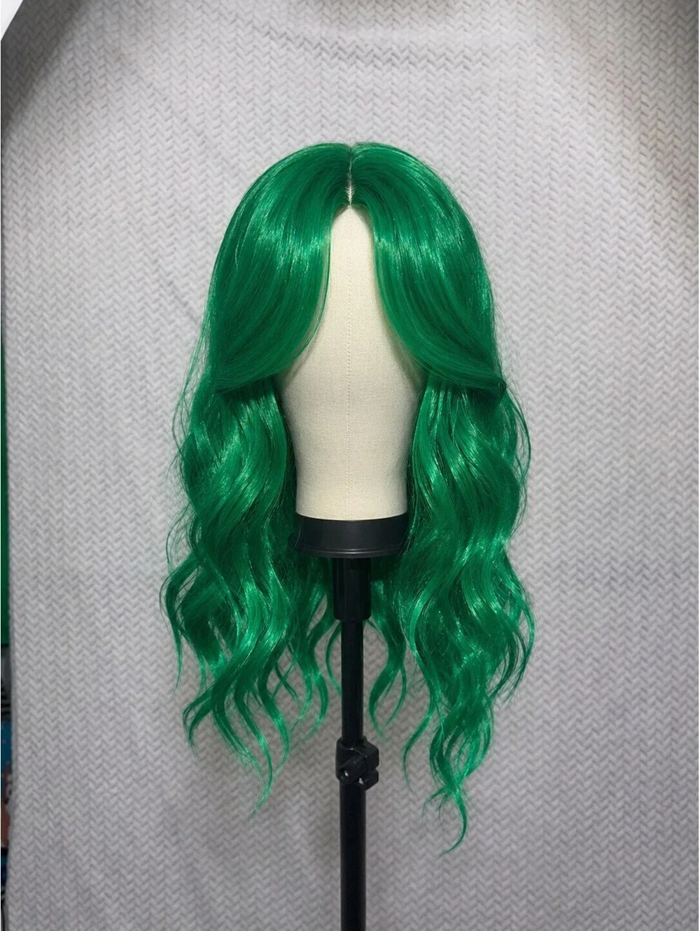 Long Wavy Green Synthetic Wig M645 Color